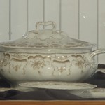 Platila je 65 dolara za ogromnu kolekciju vintage posuđa u second-hand radnji, a zatim otkrila da vredi skoro 1.000 evra