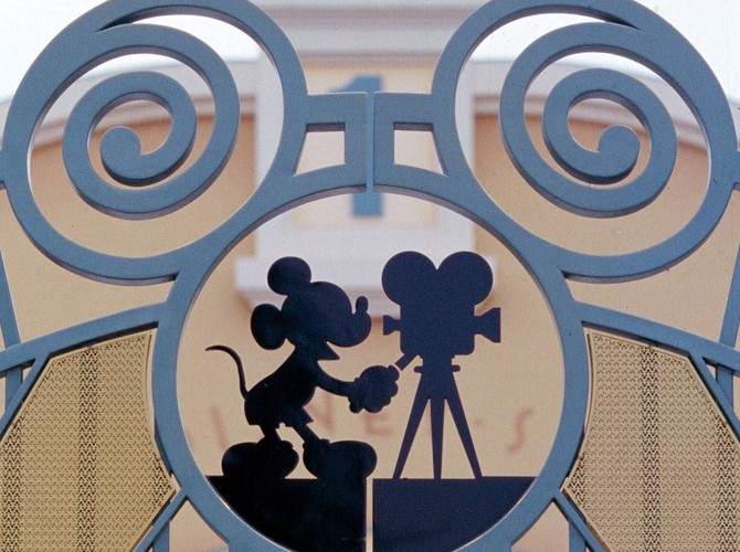<b>Miejsce 2: The Walt Disney Company</b>
<br><br>
W październiku 2012 roku Walt Disney kupił wytwórnię filmów Lucasfilm i zapowiedział, że w 2015 roku ukaże się siódma część filmu 