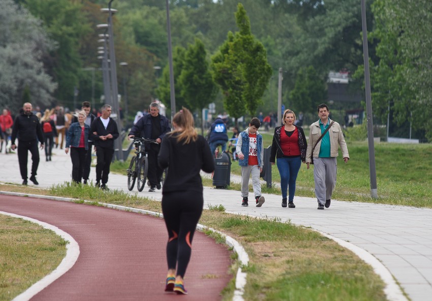 Novosađani na Dunavskom keju
