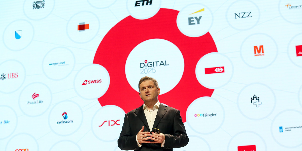 Aleksander Kutela w trakcie ogłaszania powstania fundacji Digital Poland na konferencji Impact '17