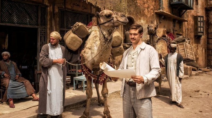 Howard Carter megszállottan keresi Tutanhamon sírját (Fotó: Epic Drama)