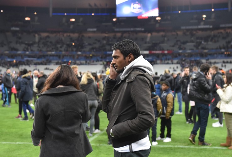Zamachy terrorystyczne w Paryżu. Kibice bali się opuszczać Stade de France