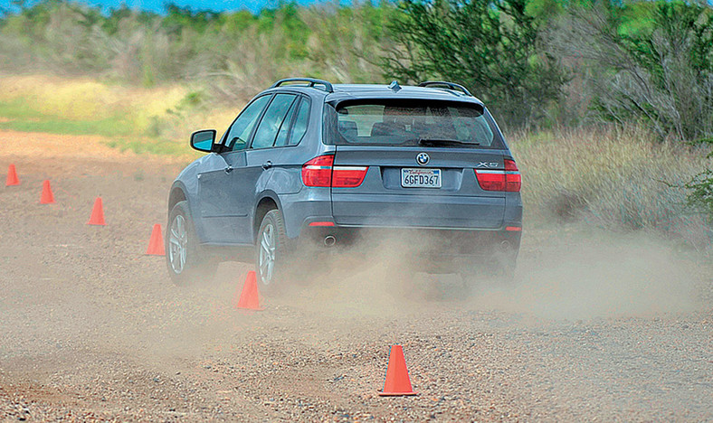 Test opon letnich w rozmiarze 255/55 R 18: jakie gumy kupić do SUV-a