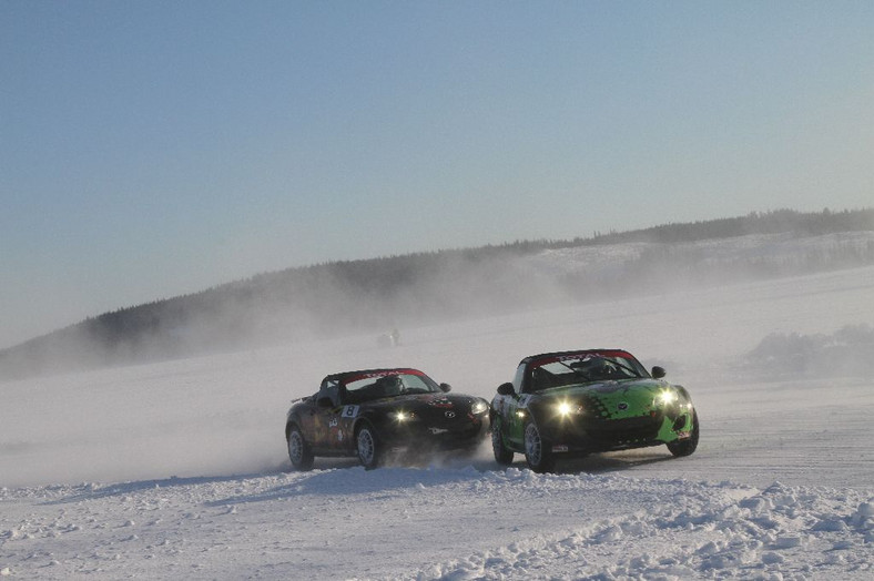 Emocjonujący finisz wyścigu Mazda MX-5 Ice Race