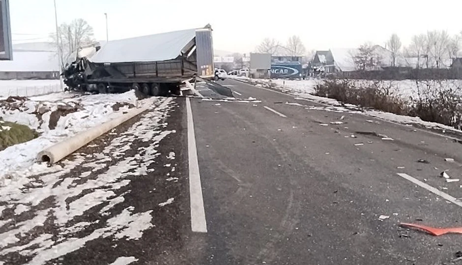 Sudar autobusa i kamiona kod Kraljeva