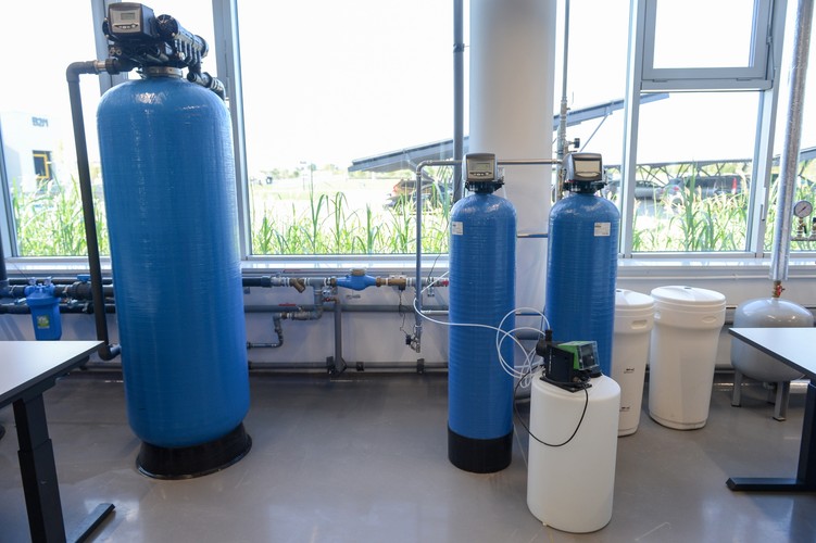 Centrum KEZO PAN zbudowano dzięki współpracy Mazowieckiego Urzędu Marszałkowskiego, władz PAN i Instytutu Maszyn Przepływowych PAN w Gdańsku. 
<br>Na zdjęciu: Kotłownia oraz laboratorium kogeneracji i produkcji chłodu 
<br><br>(mr) PAP/Marcin Obara