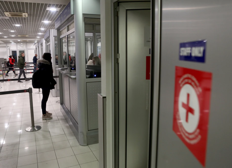 Kontrola pasoša, ilustracija