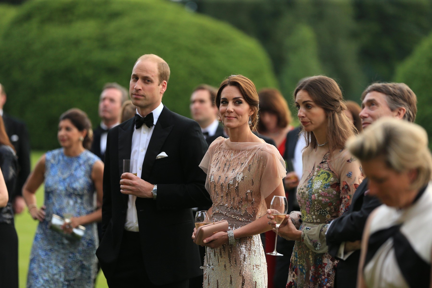 Princ William, princezná Kate a lady Rose Hanbury.