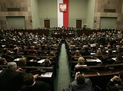 Rządzi nami 80 milionerów