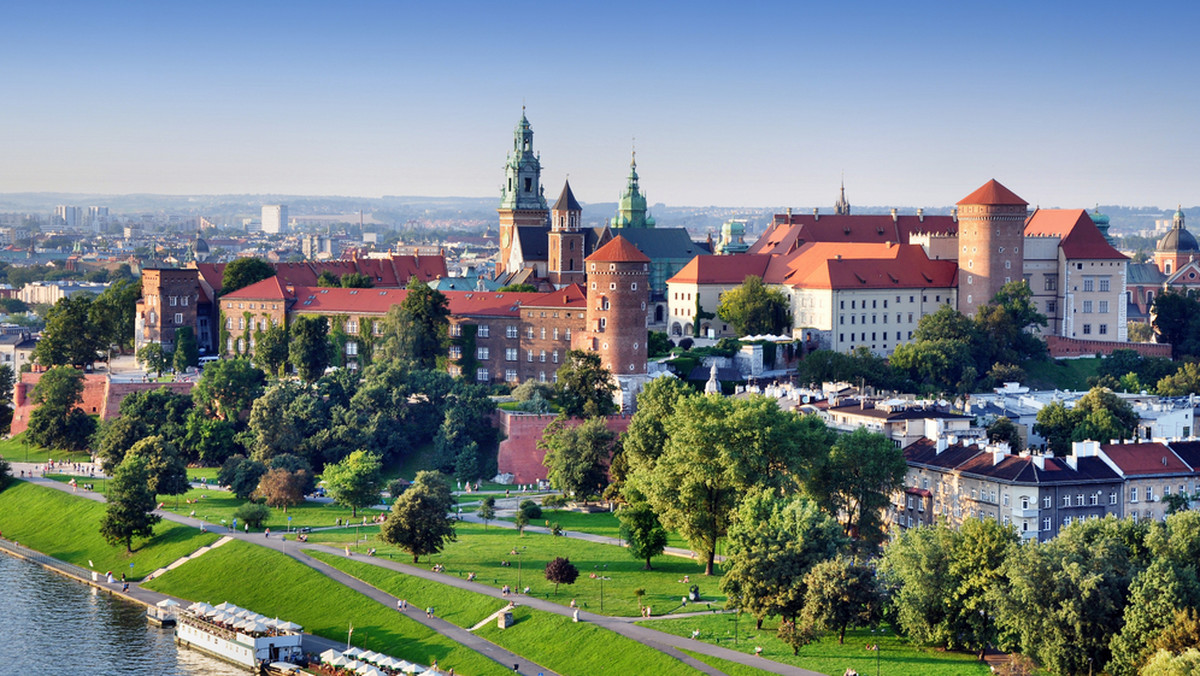 Kraków zajął 7. miejsce na liście "Najlepszych miast na świecie na 2015" sporządzonej na podstawie głosów czytelników prestiżowego magazynu podróżniczego "Travel + Leisure". "Kraków przechodzi cichą, kulturalną rewolucję" - czytamy w opiniach.