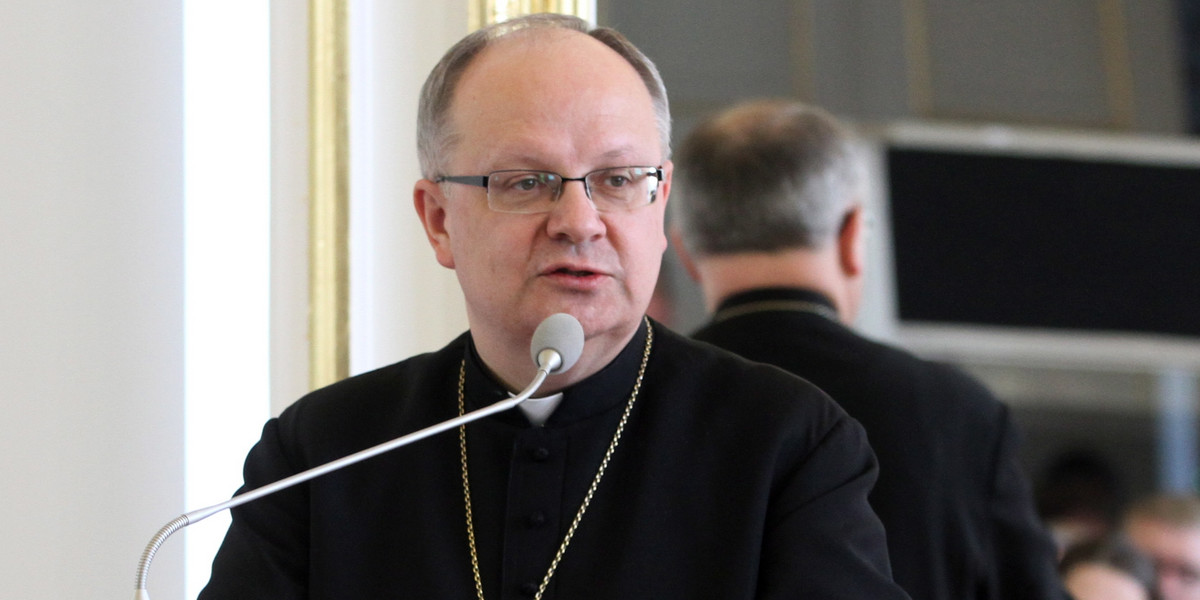 Nie tylko biskup opolski ks. Andrzej Czaja ogłosił dyspensę na Dzień Kobiet! Podobną decyzję podjęli i inni duchowni.