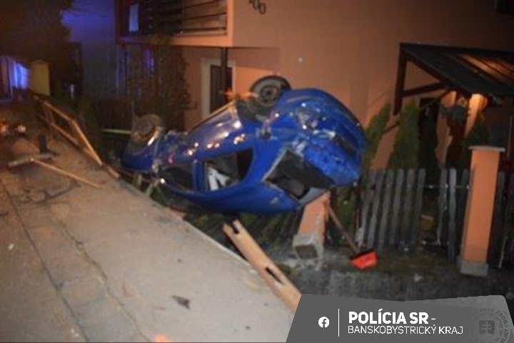 Vodič, ktorý zomrel pri nehode v Radzovciach, bol pod vplyvom alkoholu.