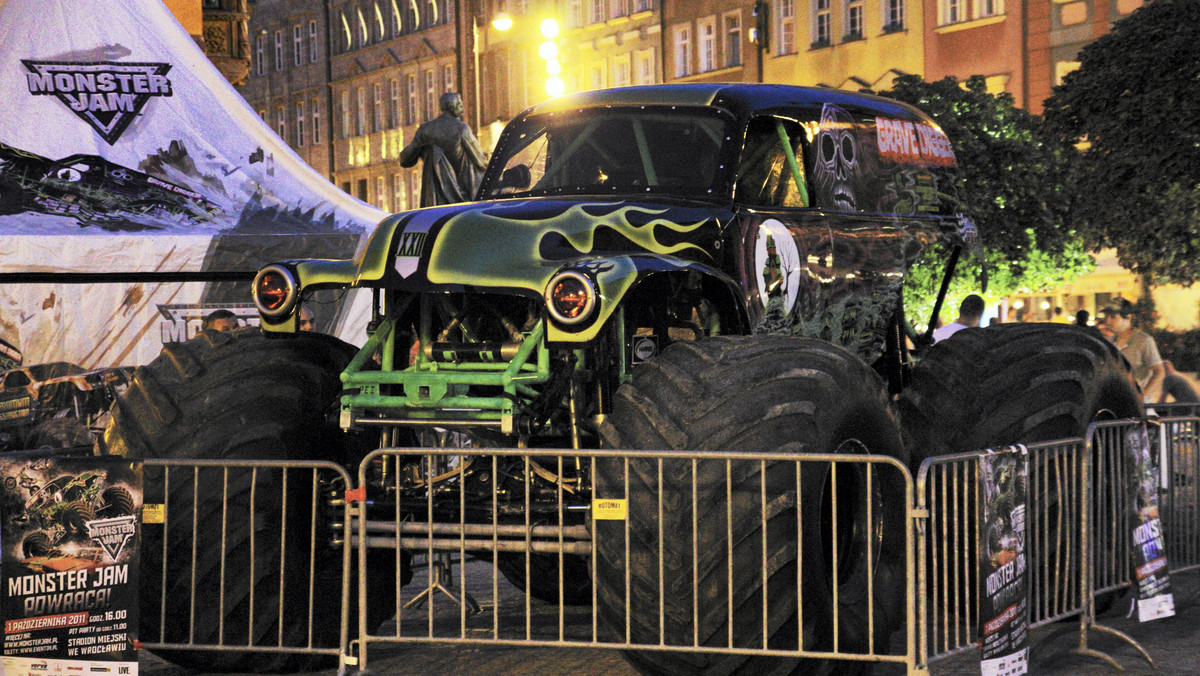 "Monster Jam", czyli rywalizacja potężnych amerykańskich półciężarówek tzw. Monster Truck, odbędzie się jutro na nowym stadionie piłkarskim we Wrocławiu. To trzecia z wielkich imprez, która uświetni otwarcie areny, wybudowanej na Euro 2012.