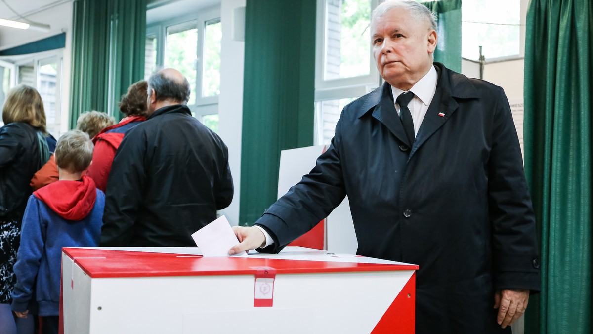 Prof. Łętowska: - A to, co opowiada pan Kaczyński, przywódca partii rządzącej, neguje samą potrzebę zachowania rzetelności przy wyborach.