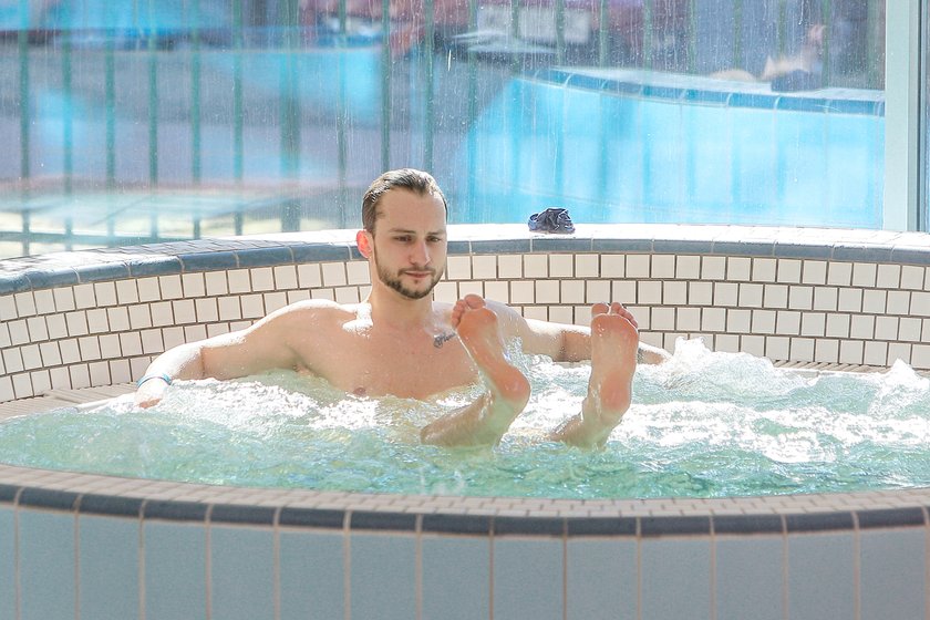 Kamil Kuroczko w jacuzzi