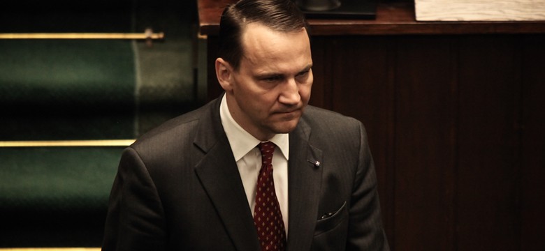 Sikorski: decyzja w sprawie "Nocnych Wilków" należy do rządu