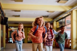 Rusza nowy rok szkolny 2025/2026. Kiedy wypadają dni wolne, ferie zimowe i egzaminy? Oto kalendarz szkolny