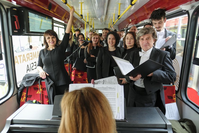 Katowice. Arie Moniuszki w tramwaju linii 43