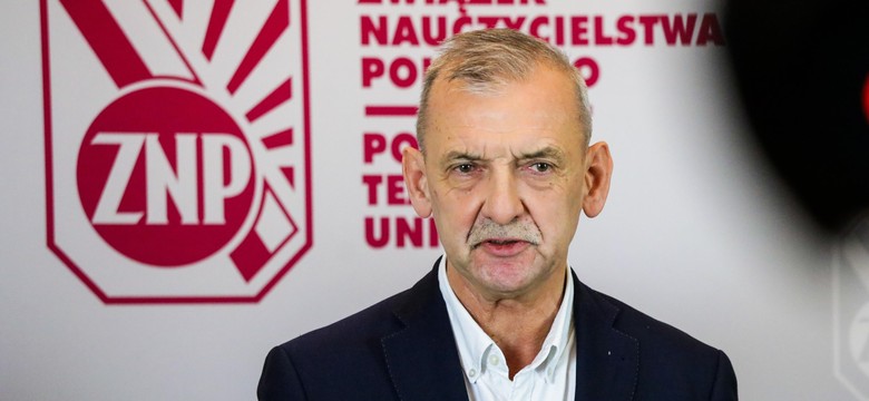 Nie tylko podwyżki. ZNP przypomina kwestię "średniego wynagrodzenia nauczycieli"