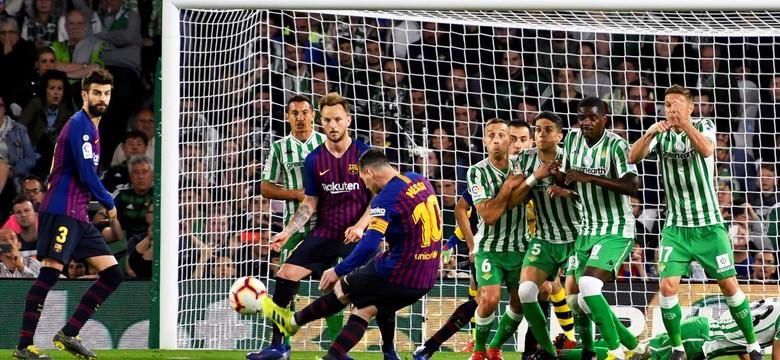 Liga hiszpańska: Cudowny, piękny i fenomenalny. Messi strzelił Betisowi trzy gole [WIDEO]