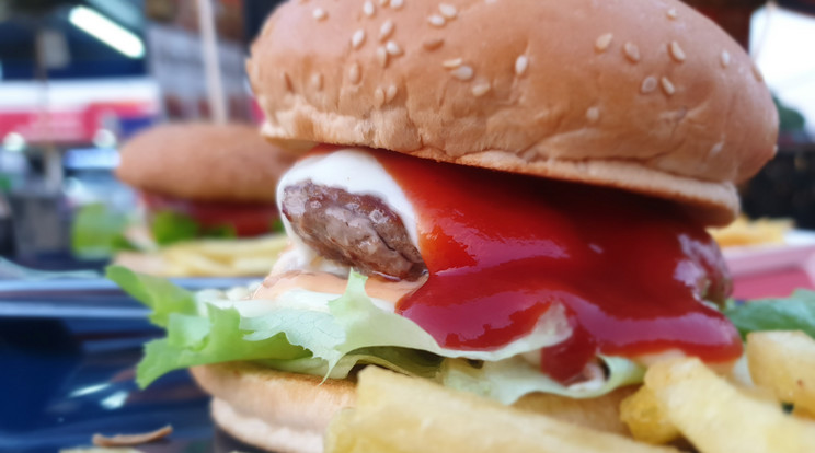 36.születésnapján 36 húspogácsával kérte a hamburgerét egy brit férfi/ Fotó: Northfoto
