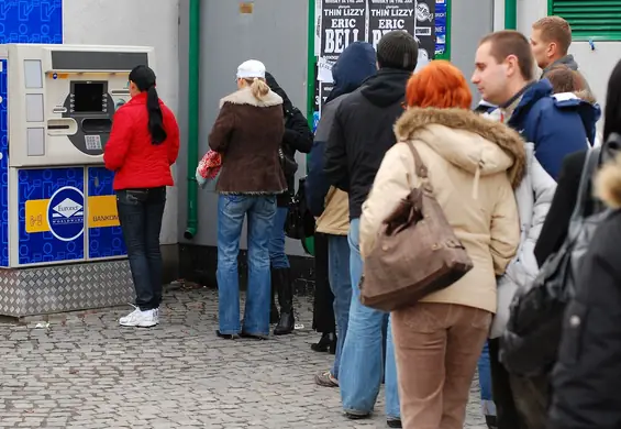 Często wypłacasz pieniądze z bankomatu? Szykuj się na zmiany – niestety na gorsze