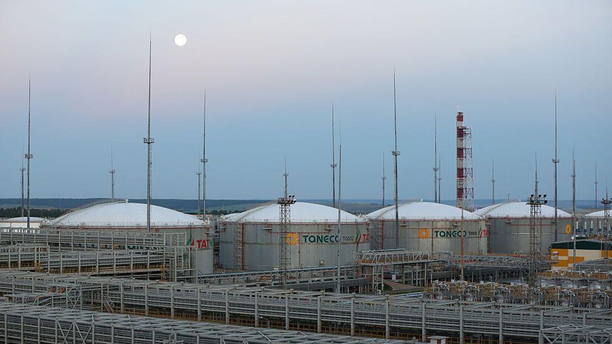 Rafinerija i petrohemijsko postrojenje u Nižnjekamsku (arhivska fotografija) | Foto: Getty Images