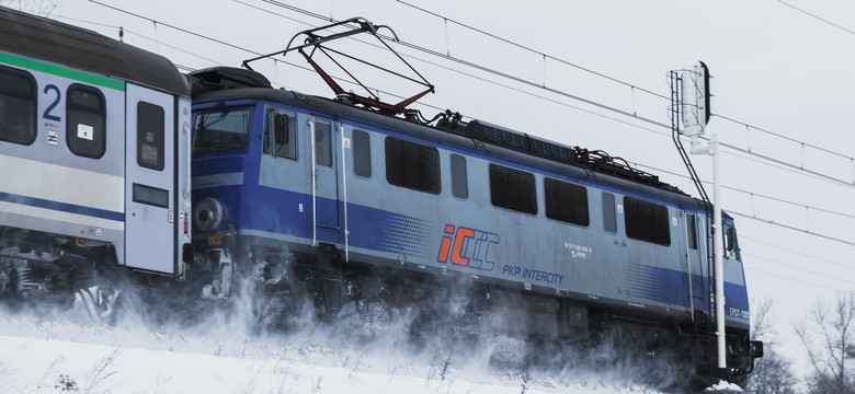 Pociąg PKP Intercity pobił rekord. Popularną trasę pokonał szybciej niż samochód