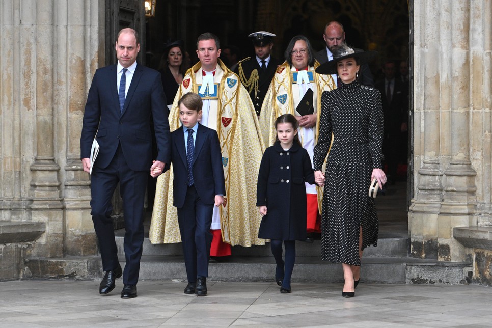 Katalin Diana hercegné stílusából inspirálódik, fantasztikus 80-as éveket idéző szettben