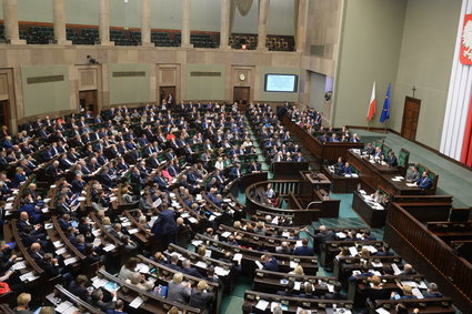 Polska tonie w biurokracji. Mniej stron, mniej rozporządzeń, ale znacznie więcej ustaw