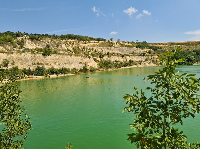 Bešenovačko jezero - Beli kamen