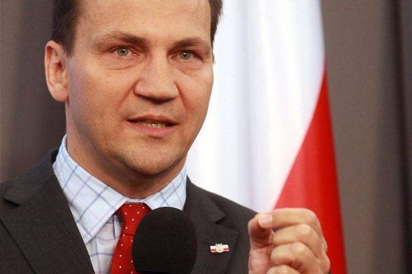 Minister Sikorski skarży się na hotel