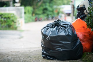 Podwyżki opłat za śmieci 2025. Te gminy już podniosły stawki – nowe dane [lipiec 2025]