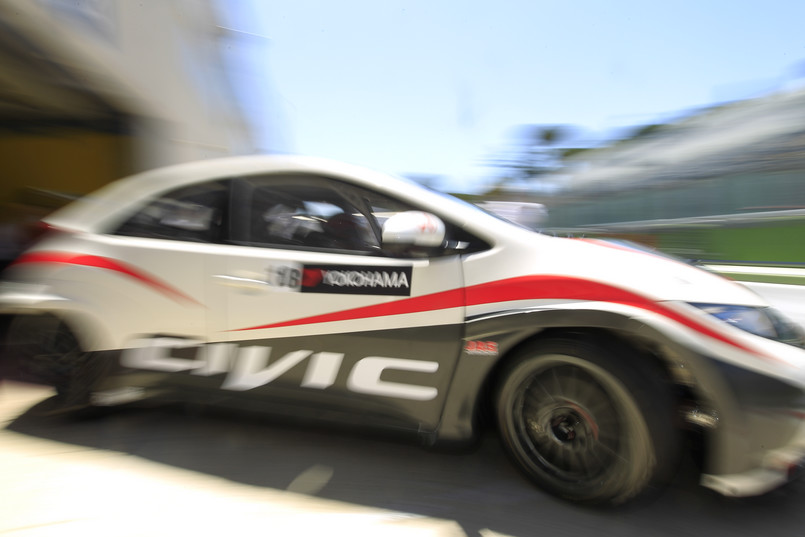 Japoński koncern rozpoczął testy nowej wyścigowej hondy civic WTCC. Jazdy próbne rozpoczęły się na torze Vallelunga, niedaleko Rzymu tuż po pomyślnym ukończeniu testów pojazdu w Vairano, 27 lipca 2012, na torze sąsiadującym z mediolańską fabryką firmy J.A.S. Motorsport.