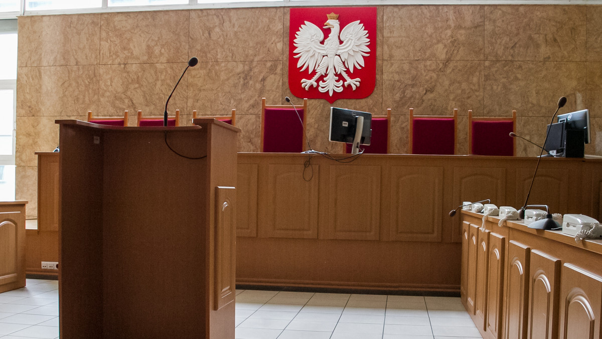 Do 30 kwietnia Sąd Rejonowy w Wołominie przedłużył areszt księdza Wojciecha G., oskarżonego o molestowanie nieletnich w Dominikanie i w Polsce - dowiedziała się PAP w źródłach sądowych.