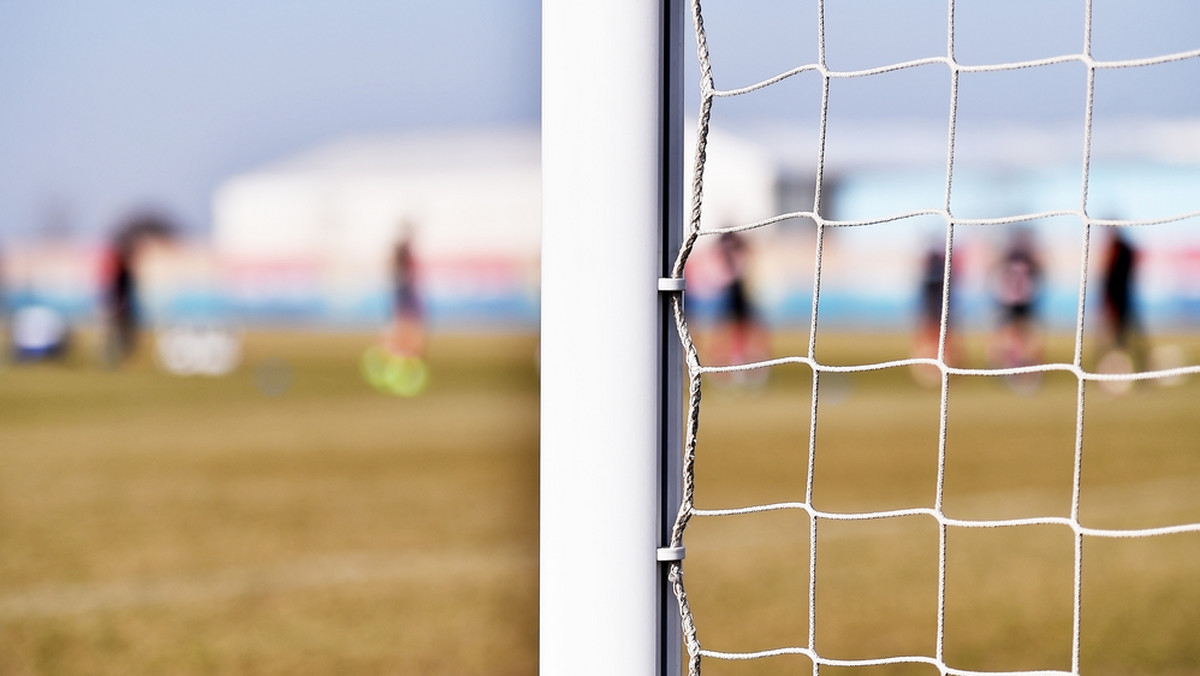 Yado Mambo, zawodnik Ebbsfleet United, w piątej lidze angielskiej, zrobił ostatnio furorę w mediach społecznościowych. Wszystko za sprawą jednej, wyjątkowej koszulki.