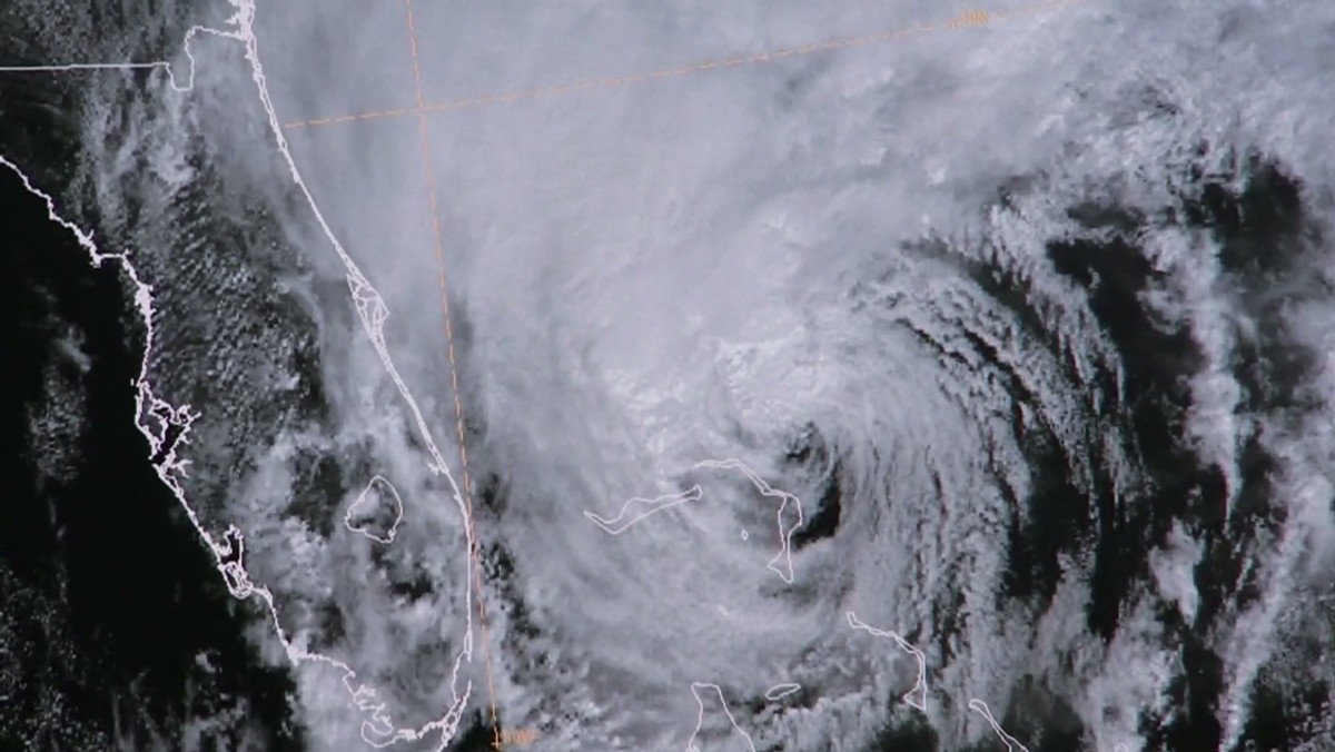Tropikalna burza przybiera na sile. Wschodnie wybrzeże USA zagrożone