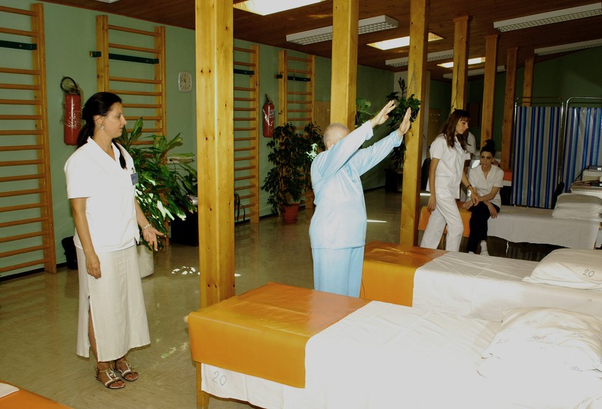 Rehabilitacija počinje drugog dana nakon operacije, a sve se radi kako bi se sprečila smanjena pokretljivost