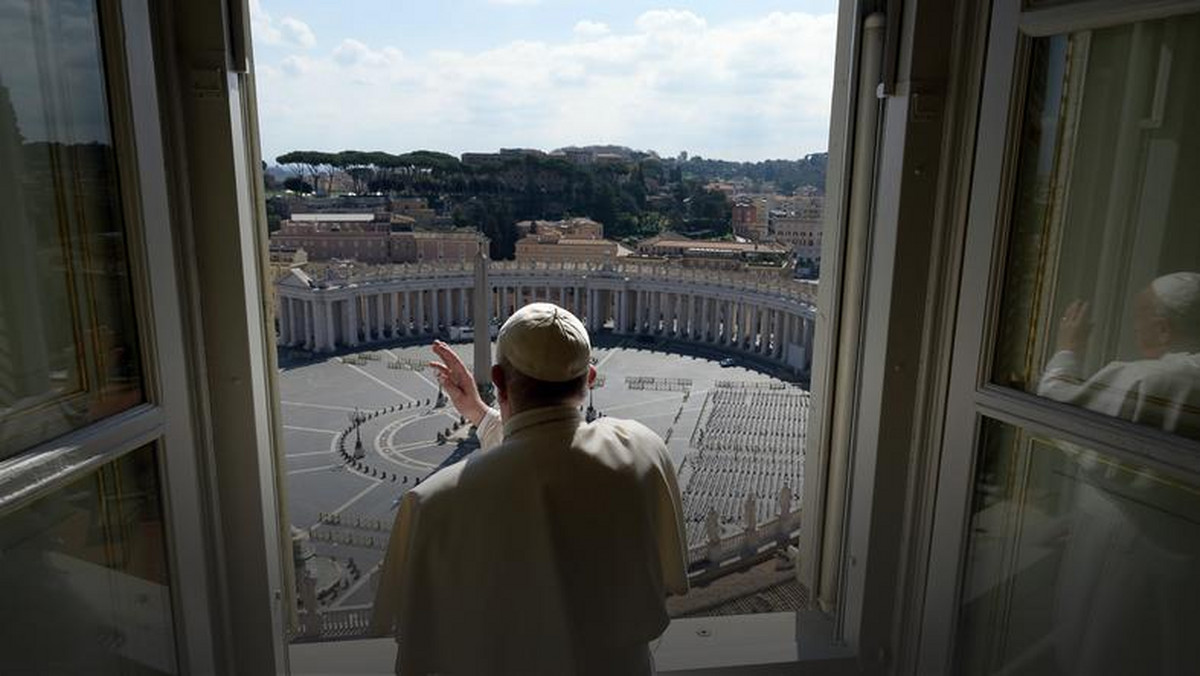 Papież wzywa do specjalnej modlitwy w walce z koronawirusem