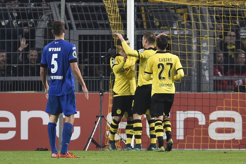 Borussia gromi rywali, Piszczek zachwycił