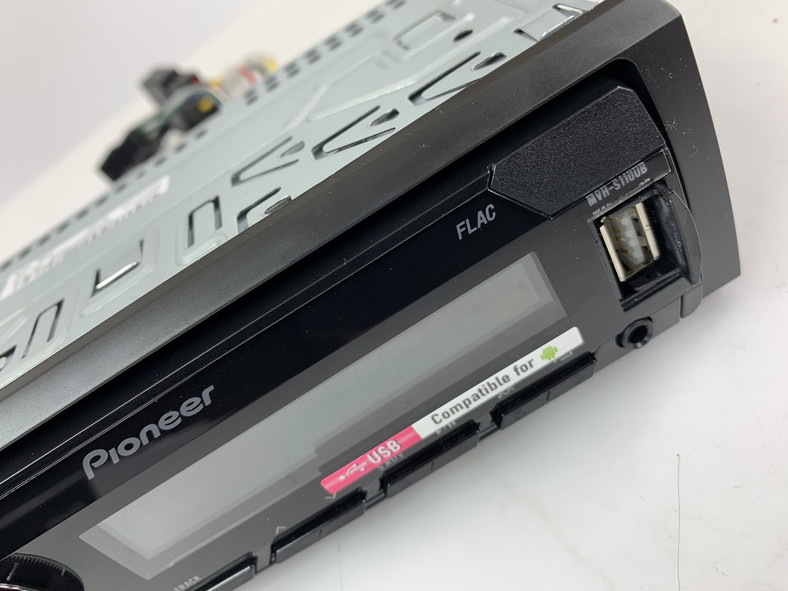 Pioneer MVH-S110UB panel przedni