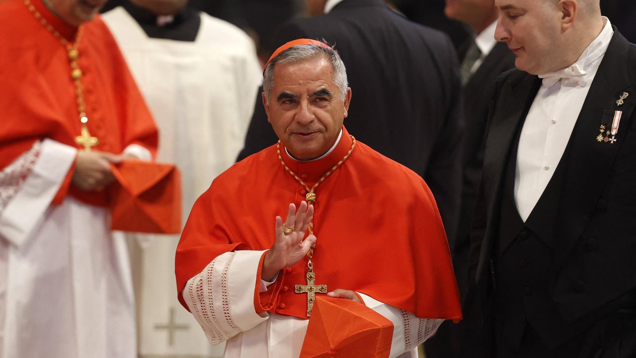 Gorąco w Watykanie. Skazany przez sąd kardynał chce wziąć udział w konklawe