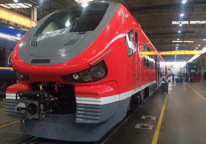 Barierą dla Linków jest brak homologacji według wyśrubowanych niemieckich norm. Przedstawiciele Pesy twierdzą, że Linki w barwach DB przechodzą kolejne badania testowe – m.in. na torze w Żmigrodzie i w komorze klimatycznej w Minden. Trwa też produkcja kolejnych pojazdów. W halach konstrukcji stalowych w Bydgoszczy dominują nadwozia pojazdów dla DB. <br><br>

Dodatkowo Pesa podpisała jesienią umowę z DB Systemtechnik, spółką-córką Kolei Niemieckich, w celu wsparcia procesów homologacyjnych. W Pesie trwa rekrutacja dodatkowych pracowników - z powodu niemieckiego zamówienia od marca firma potrzebować będzie ok. dwustu spawaczy.