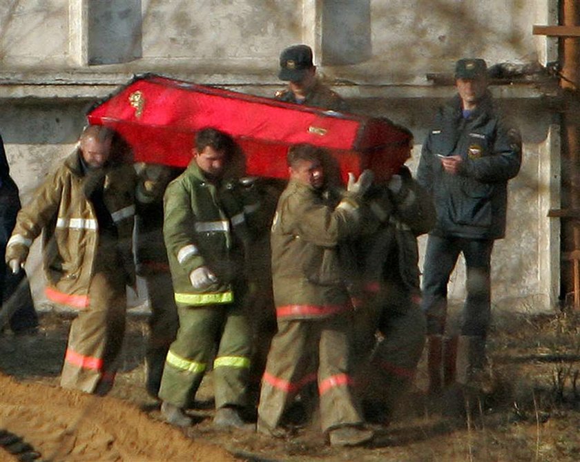 Rodziny ofiar rozważają wnioski o ekshumację