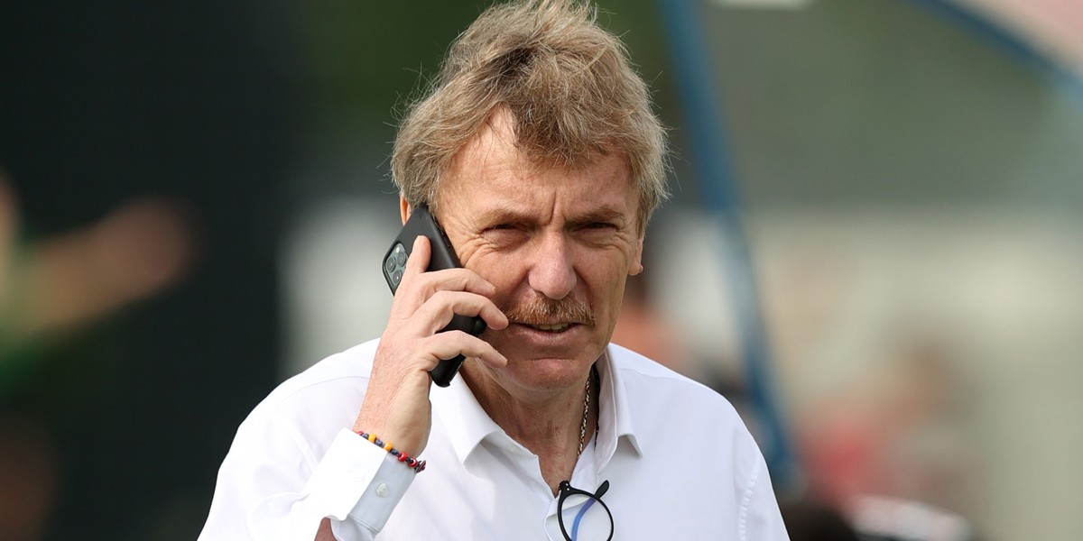 Zbigniew Boniek w trakcie programu odebrał telefon. 