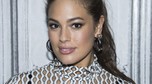 Ashley Graham w bluzce z siatki na promocji programu "Top Model"