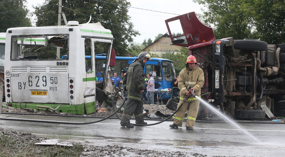 Zderzenie ciężarówki z autobusem w Moskwie