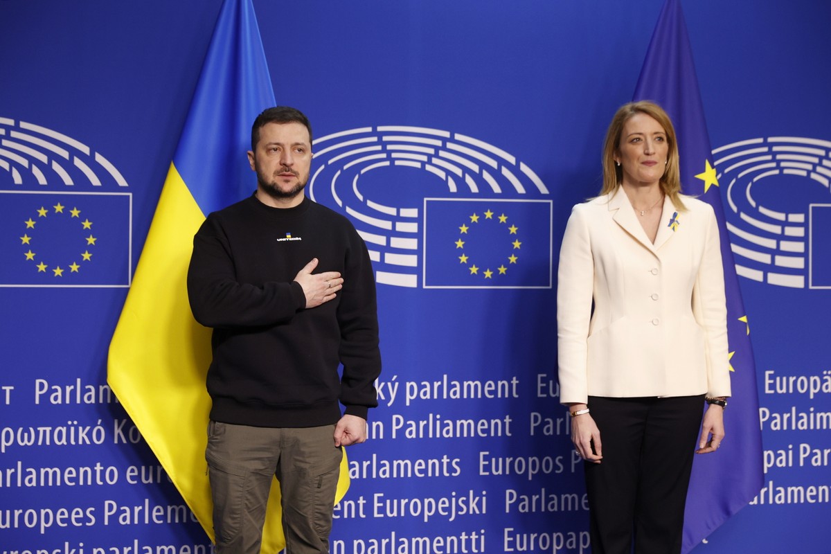 Roberta Metsola i Wołodymyr Zełenski