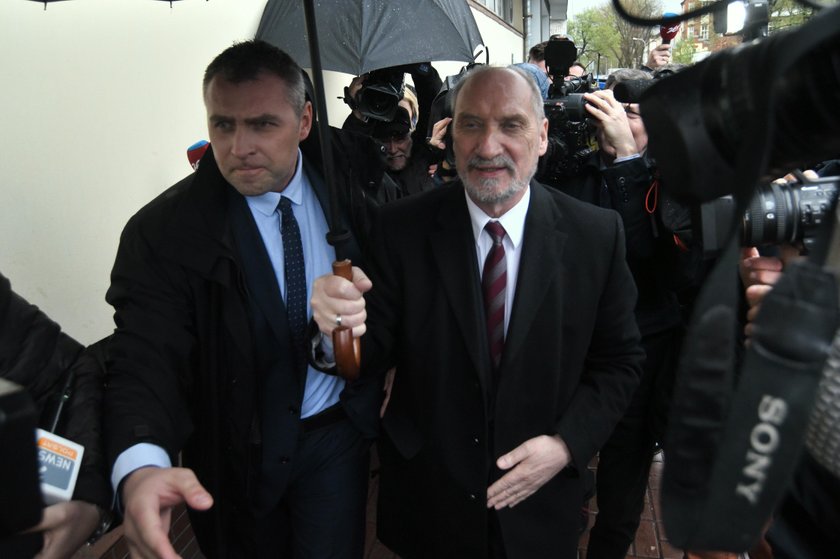 W siedzibie PiS stawił się też Antoni Macierewicz, były szef Bartłomieja Misiewicza