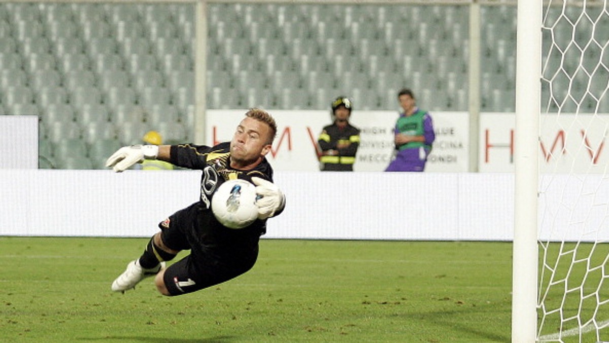 AC Siena zremisowała z ACF Fiorentiną 0:0 w zaległym meczu 1. kolejki włoskiej Serie A. Całe spotkanie w bramce gości rozegrał Artur Boruc.